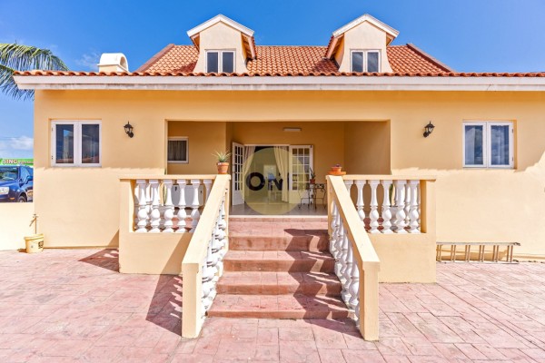 Charming Aruban Rental Home in Shiribana