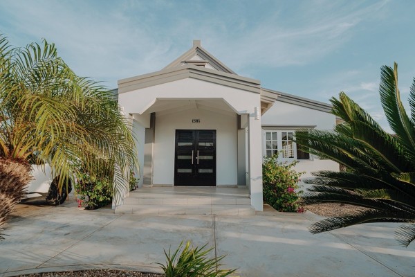 Esmeralda Home